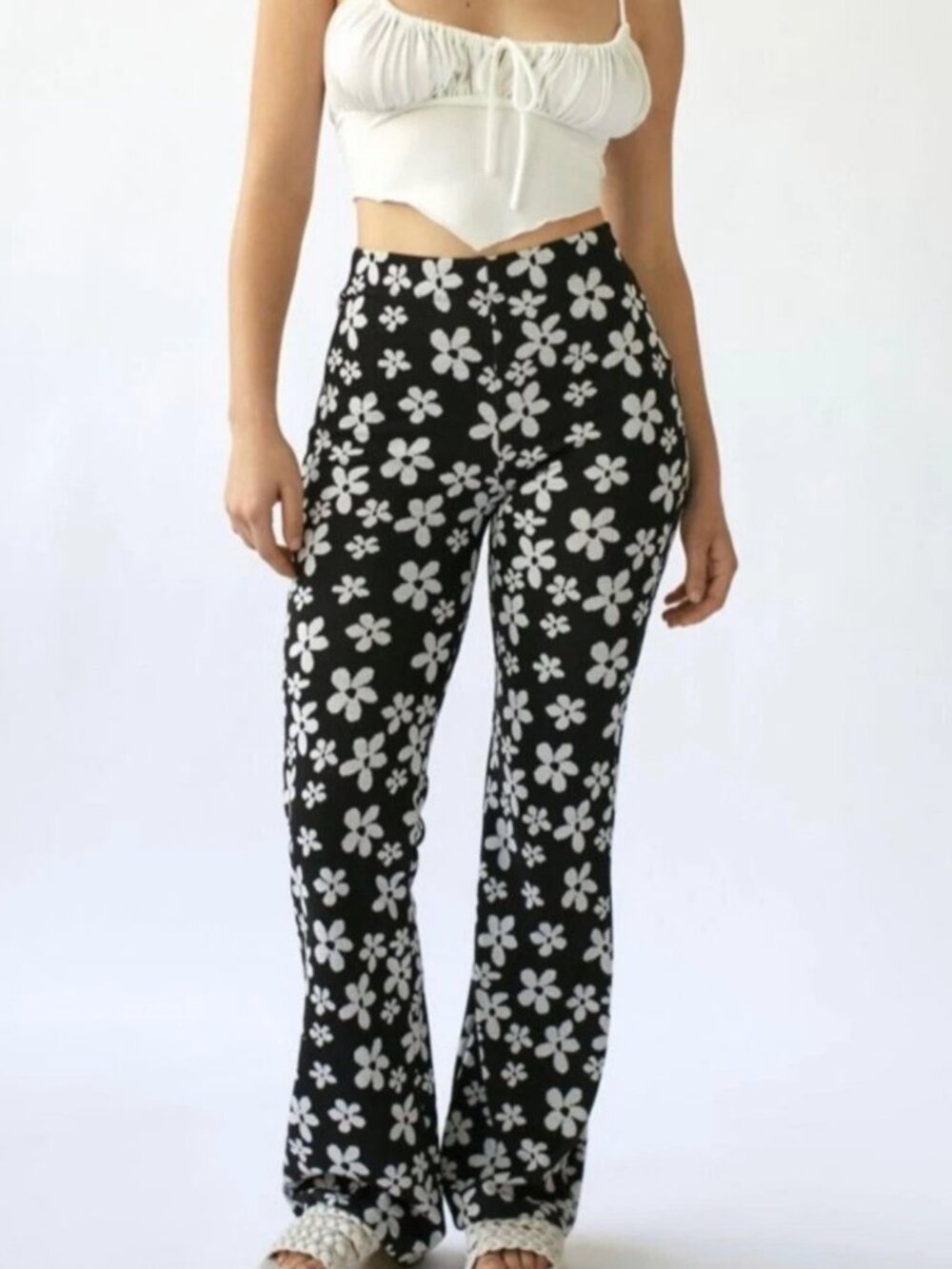 3/10$ Urban Outfitters Bryn Daisy Pants Stretch Flare Leg Size L